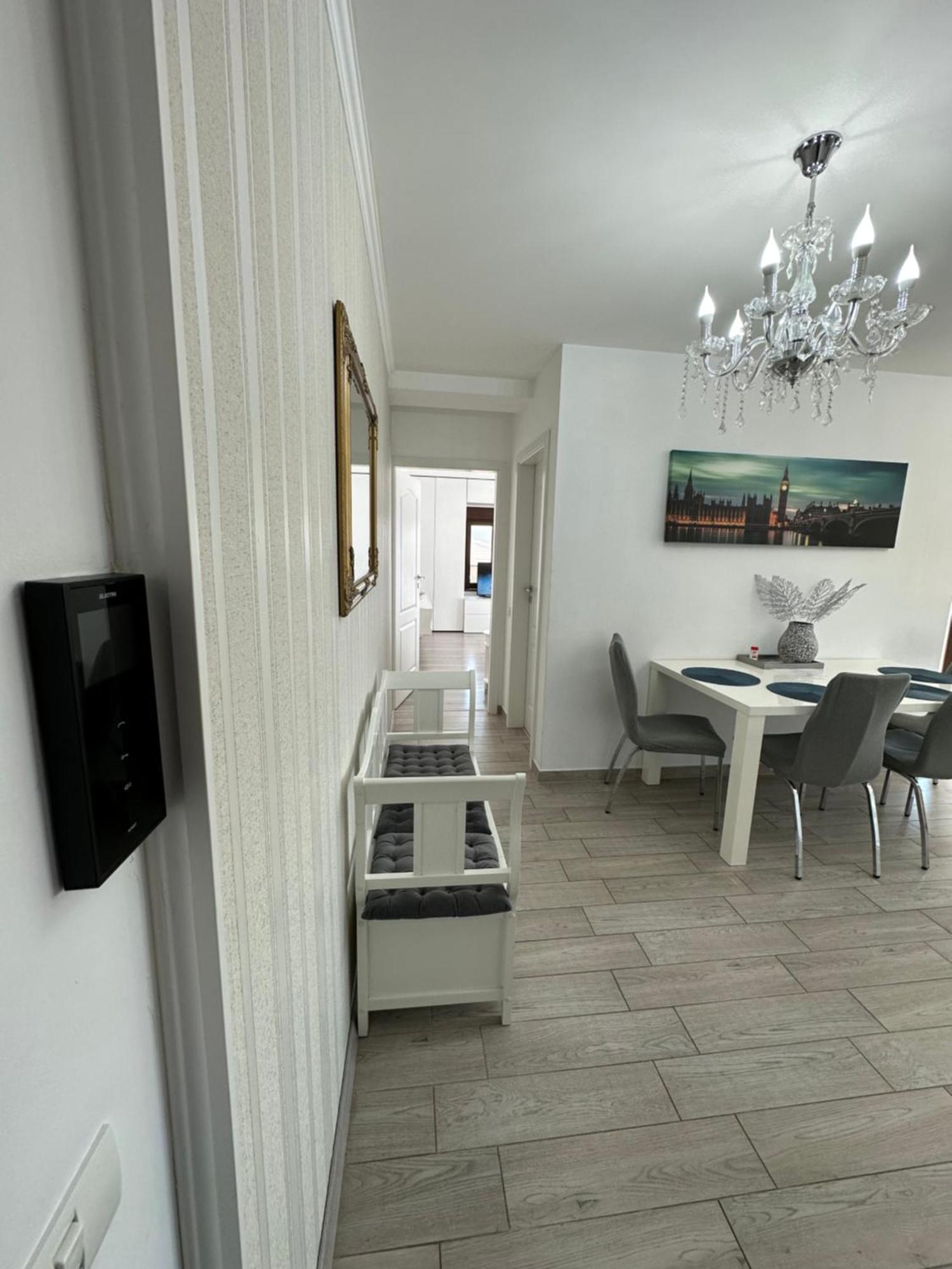 Appartamento Venetia Apartament - Timisoara Esterno foto